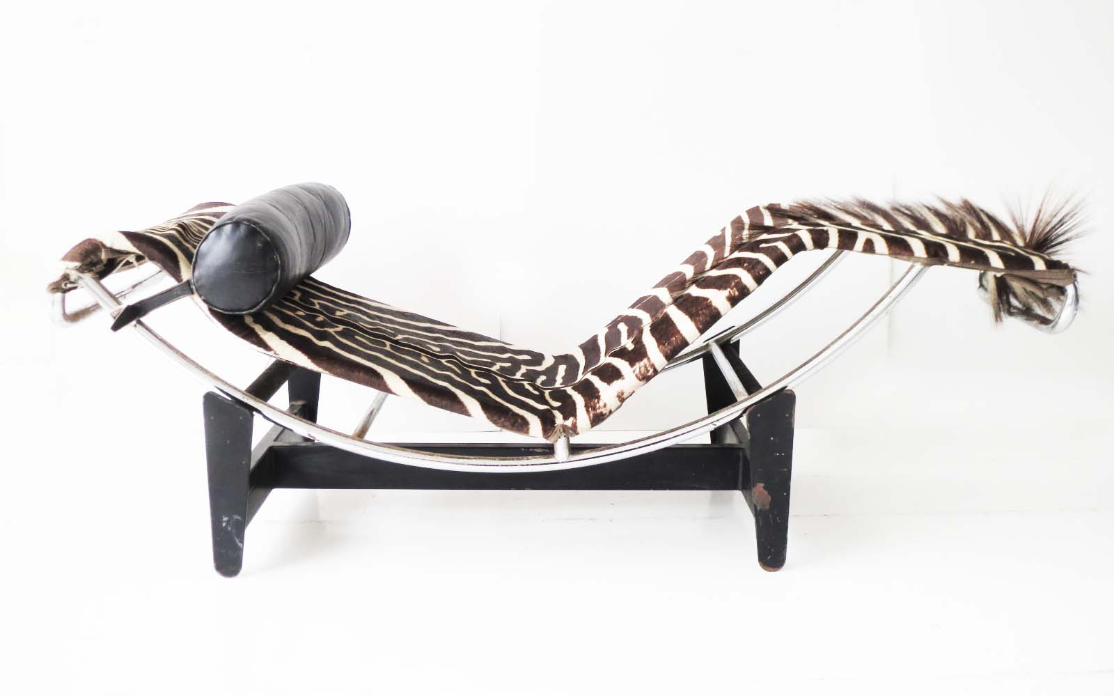 Le corbusier LC4 chaise longue ZEBRA